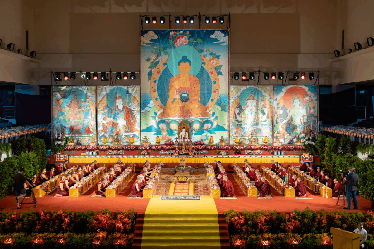 圖說2由中華蓮花雨顯密佛學會舉辦的大藏經普渡大法會，每年都十分莊嚴盛大，為眾生祈福，化解災厄。中華蓮花雨顯密佛學會提供